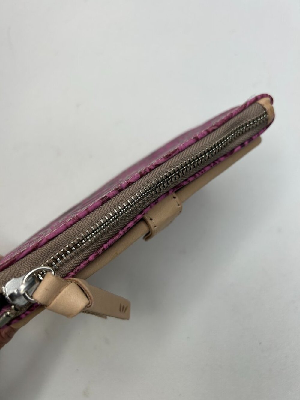 C0NSUELA Slim Wallet Mena Tooled Embossed Leather Fuchsia - Picture 3 of 8